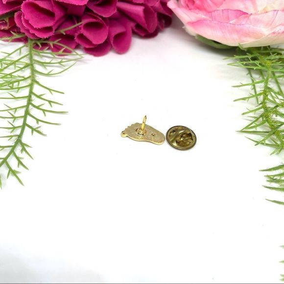 VINTAGE⚜️Footprint Dainty Golden Tack Pin - Picture 4 of 6